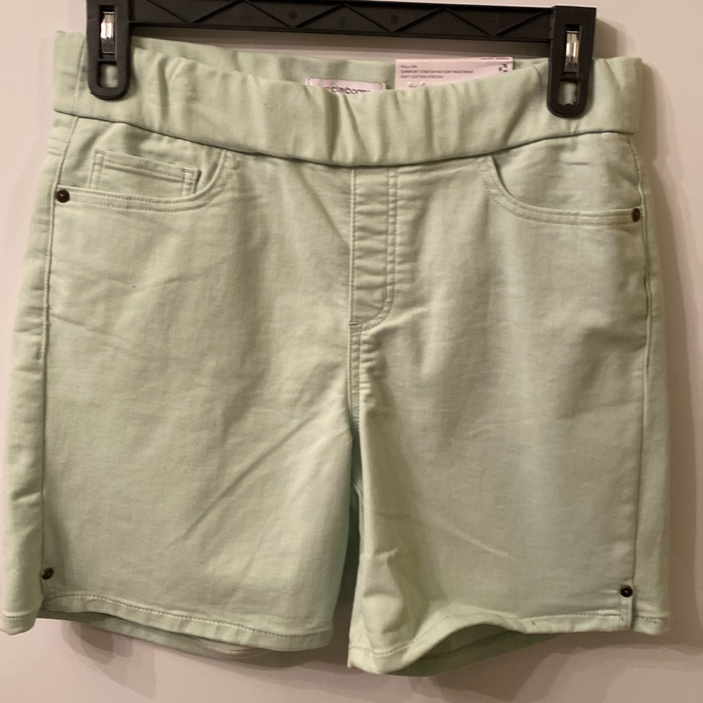 NWT Liz Claiborne Size 12 AMBER Shorts Mid Rise Comfort Stretch Pull On